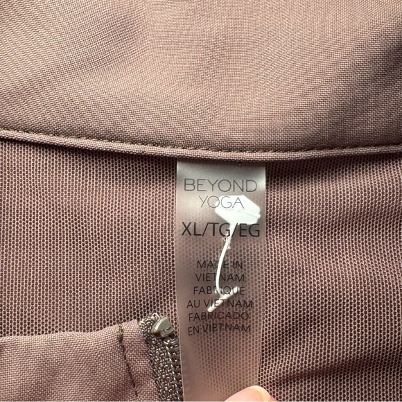 BEYOND YOGA STATUS POCKET JACKET SIZE XL MUSHROOM BROWN LIKE NEW - Picture 6 of 13